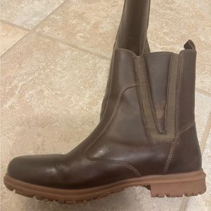 Bogs Brown leather Chelsea Boots with Elastic Panel